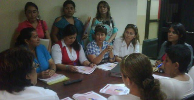 8-mujer