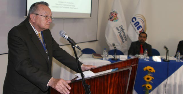 CNE Rene Mauge en entrevista de radio