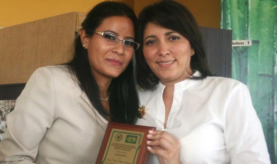 CNE reconocimiento a nubia villacis