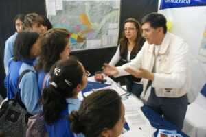 CNE conmemora el mes de la Democracia con Casa Abierta